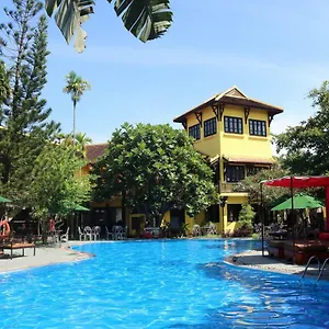 Resort Riverside &